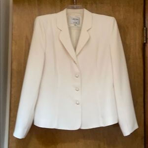 2peice off white suit